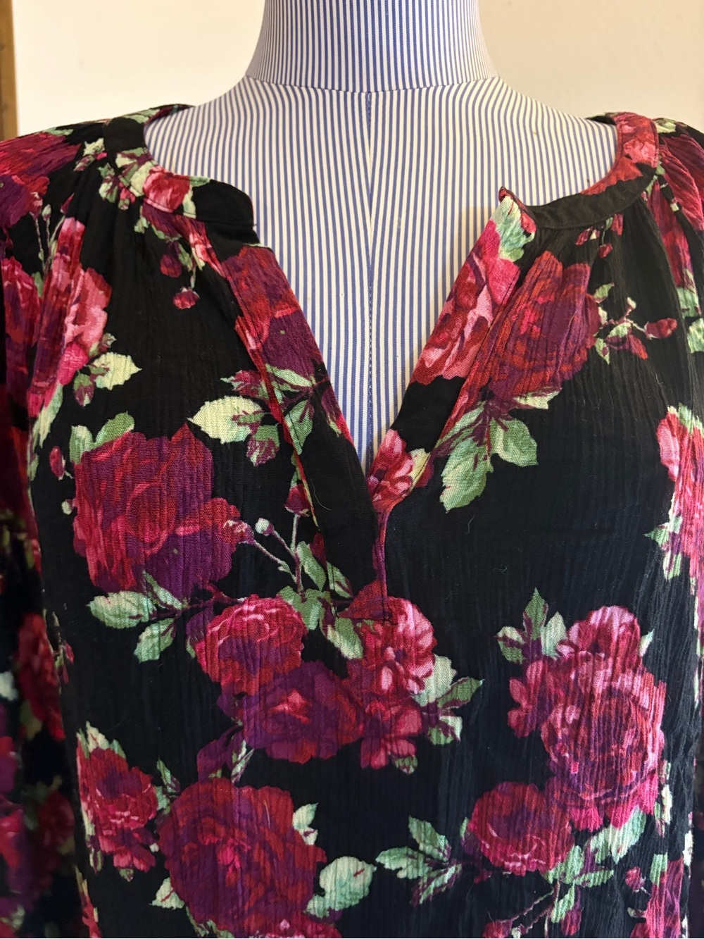 The Pioneer Woman Black Floral V-Neck Tunic with Pink Roses